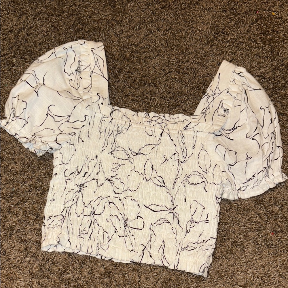 Black and White Puff Sleeve Crop Blouse
